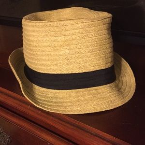 Hat with black tie